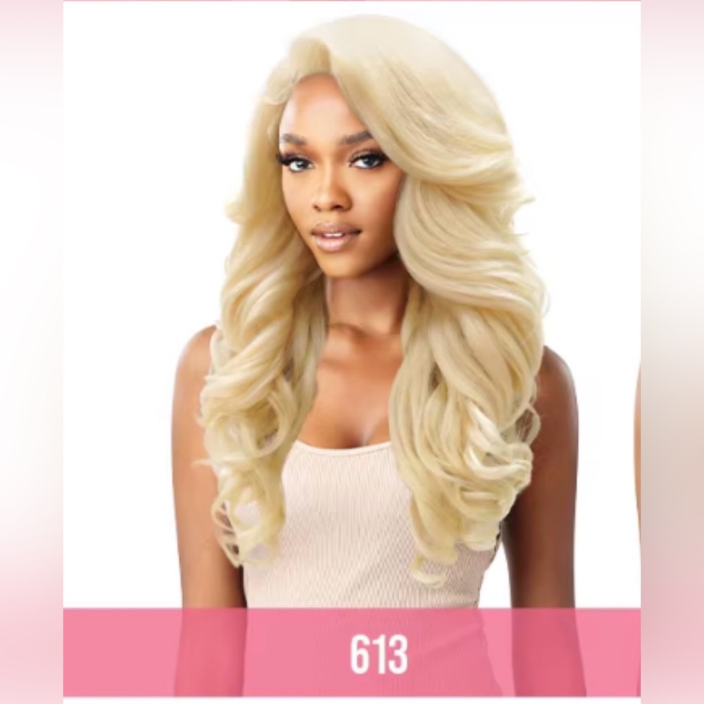 Outre Julianne 24" Lace Wig - 613